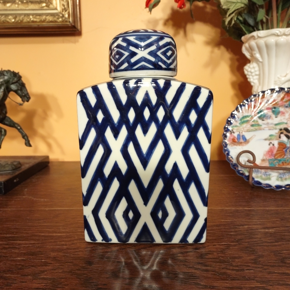 FINAL. Large Ceramic Tea Caddy or Lidded Jar